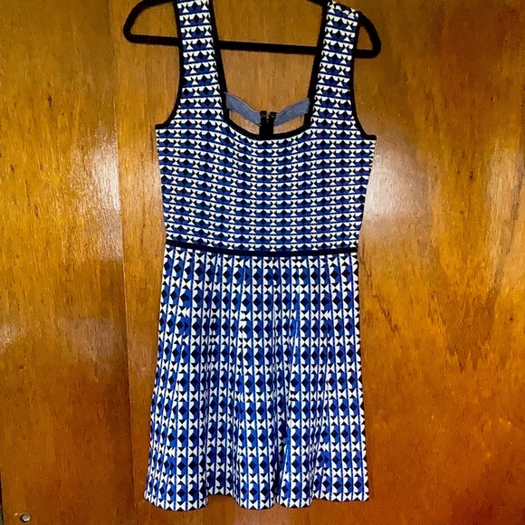 BCBG Printed A-line dress - Picture 8 of 8